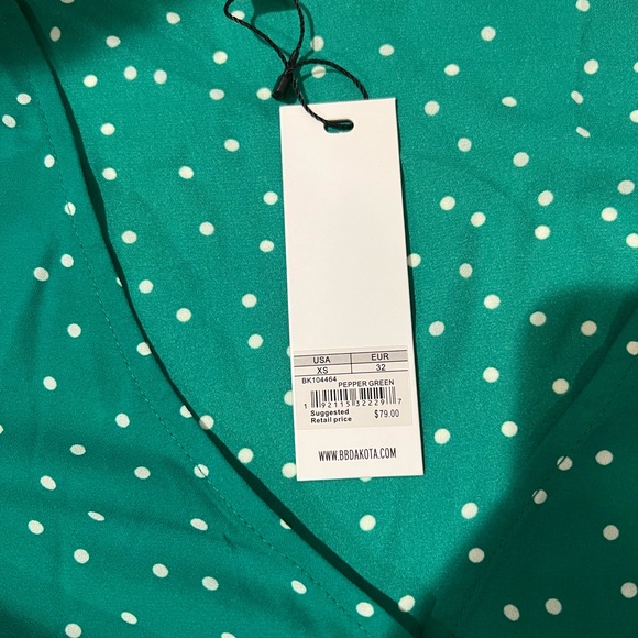BB Dakota Wrap Top in Pepper Green, Size XS - Picture 7 of 8